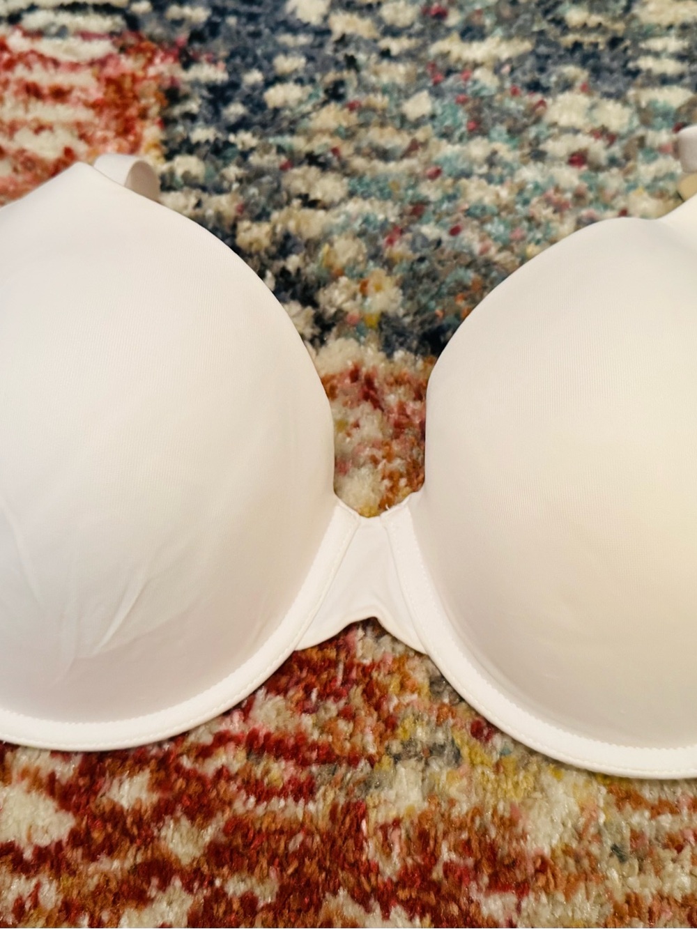 Victoria's Secret White Molded T-Shirt Bra